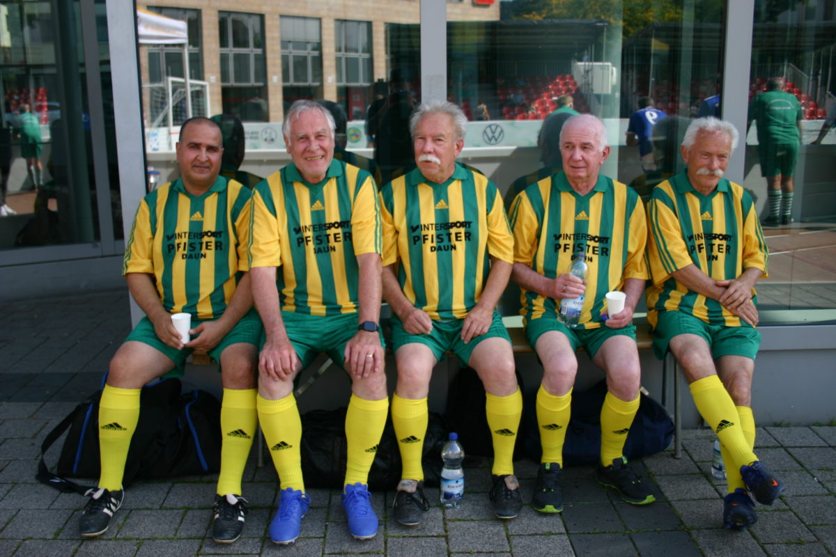 AH-TuS 05 Daun mit ältestem Teilnehmer beim DFB Walking-Football Turnier in Trier